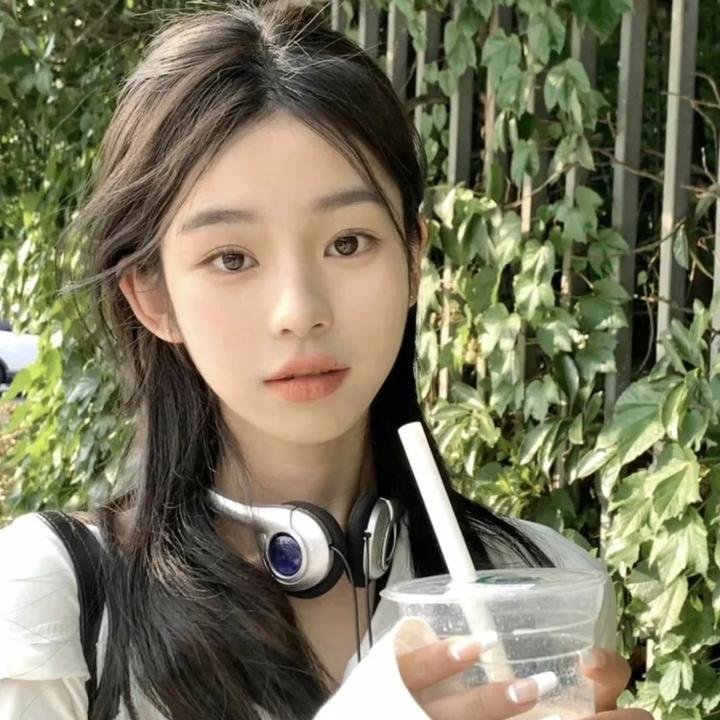 克莱曼婷封面